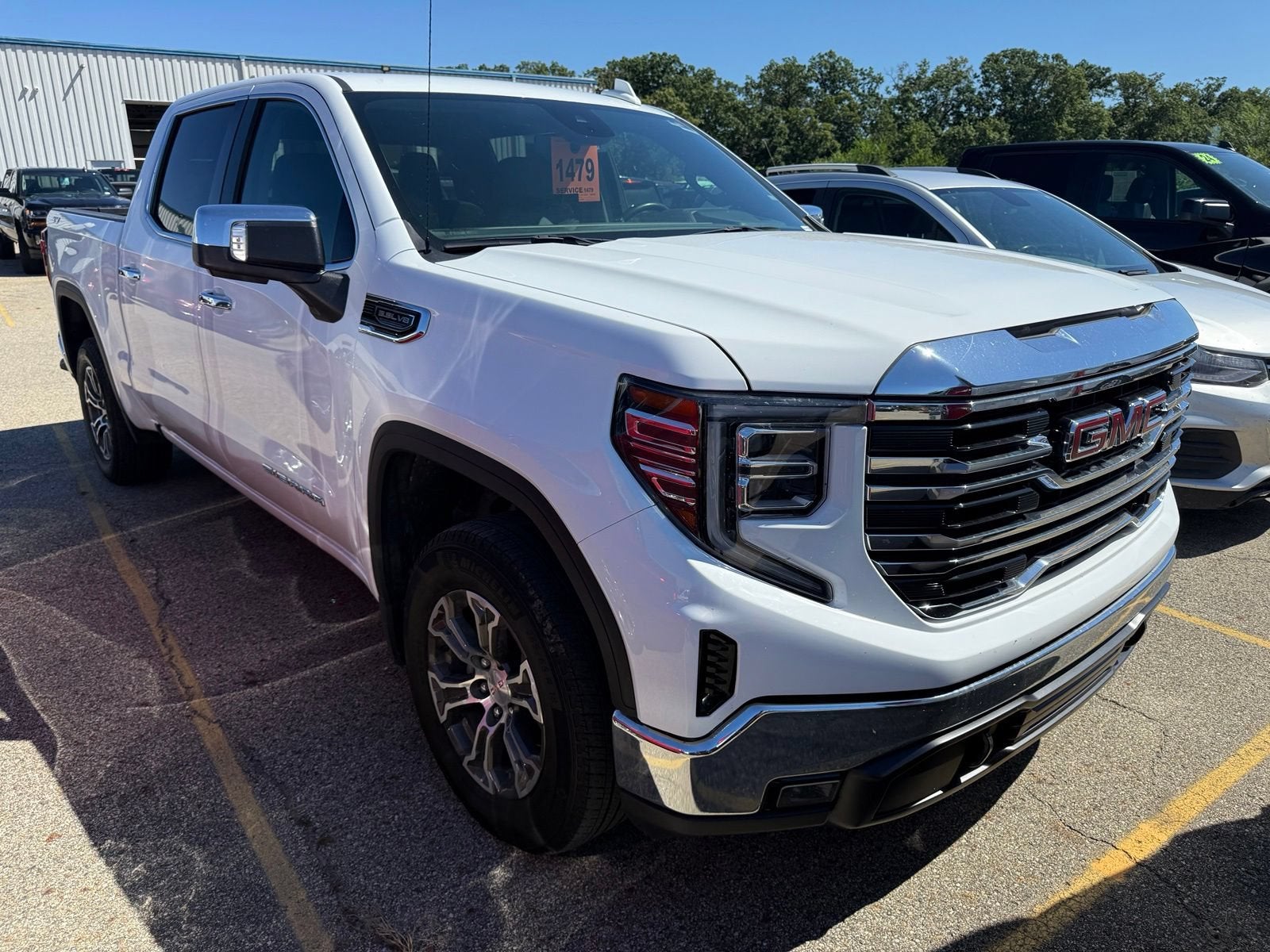 2025 GMC Sierra 1500 SLT