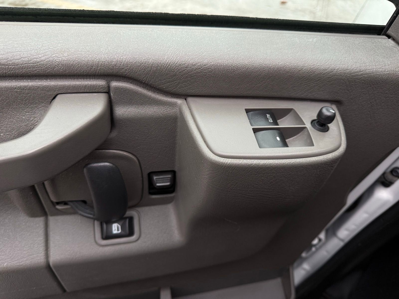 2023 GMC Savana Cargo 2500 Work Van