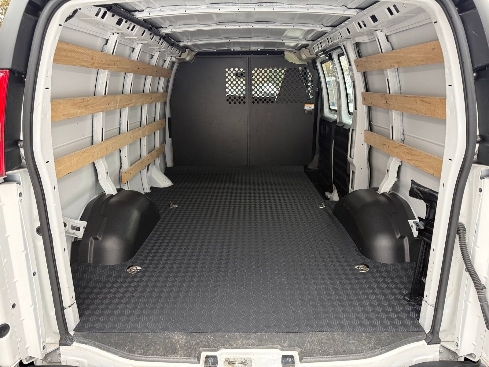 2023 GMC Savana Cargo 2500 Work Van