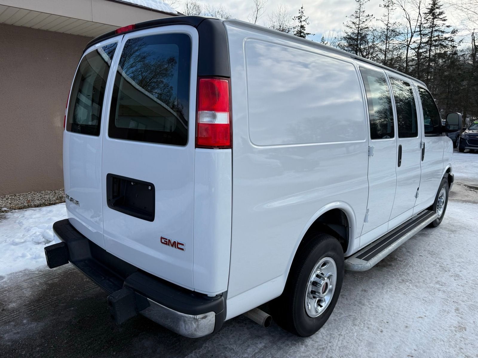 2023 GMC Savana Cargo 2500 Work Van