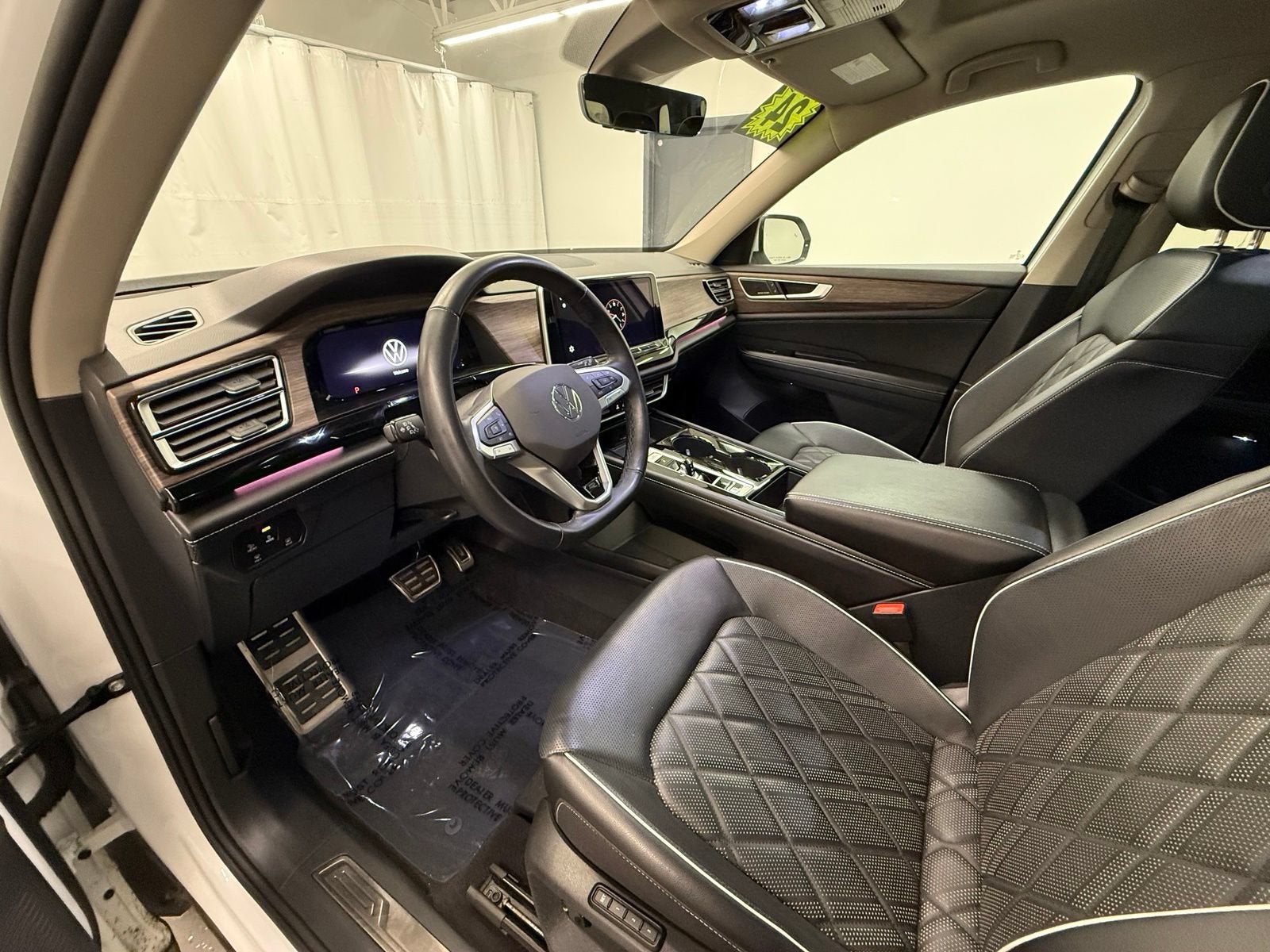 2024 Volkswagen Atlas 2.0T SEL Premium R-Line