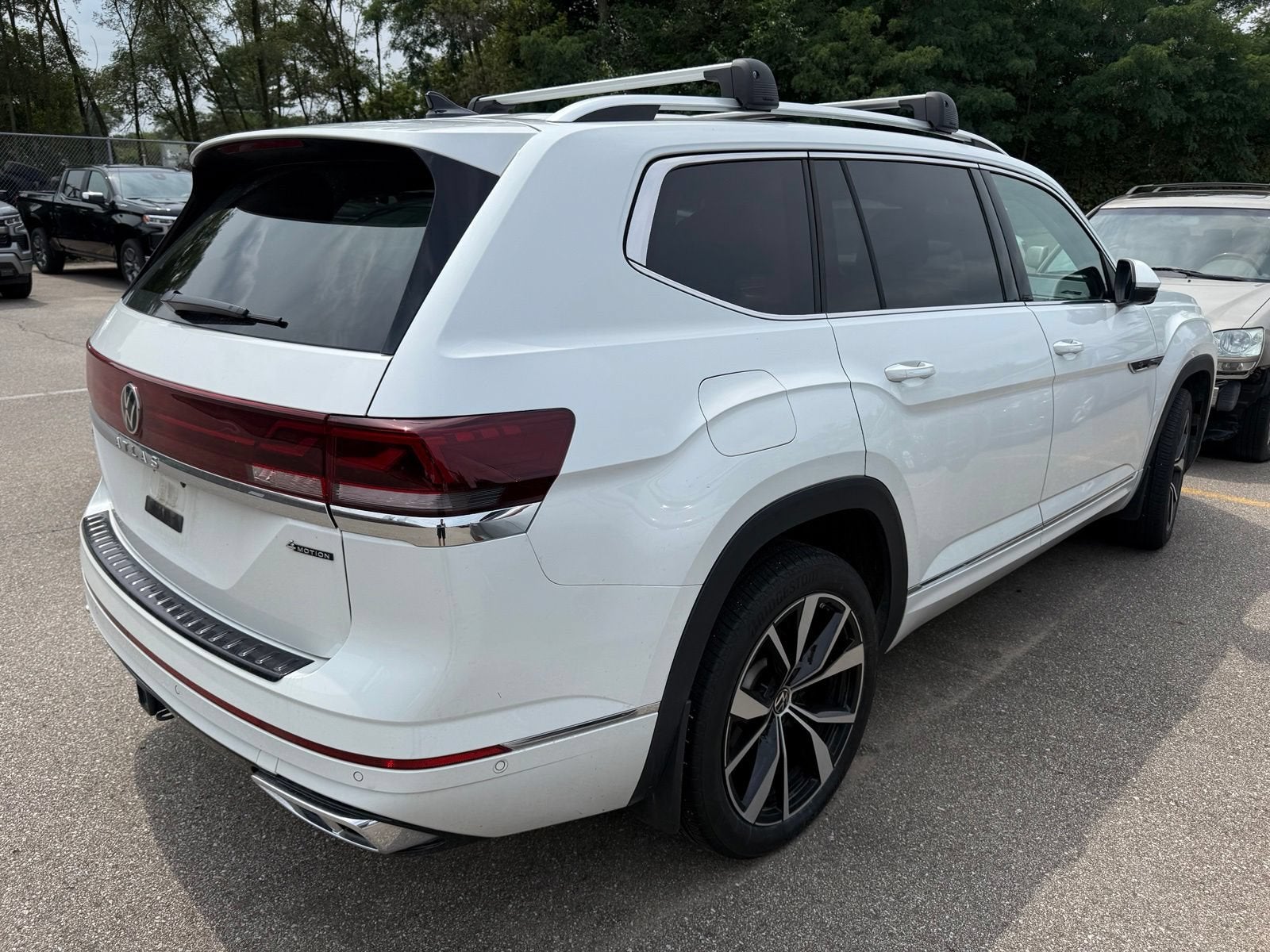 2024 Volkswagen Atlas 2.0T SEL Premium R-Line