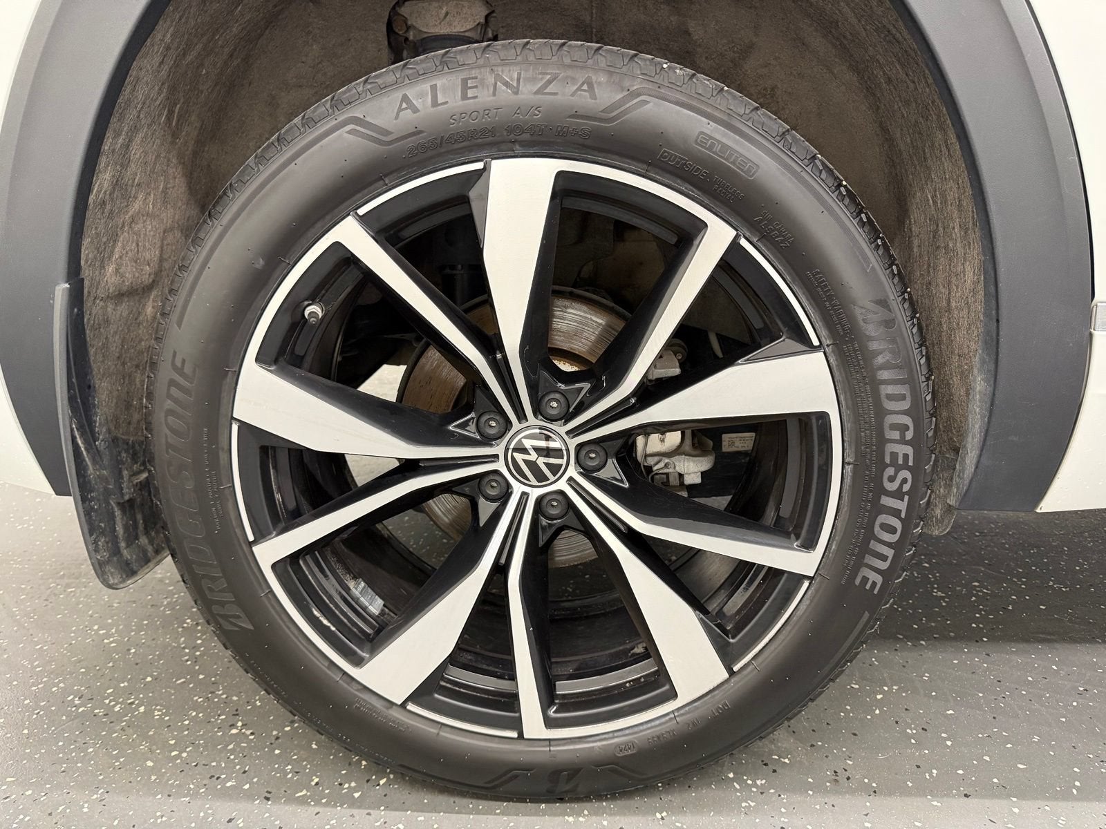 2024 Volkswagen Atlas 2.0T SEL Premium R-Line