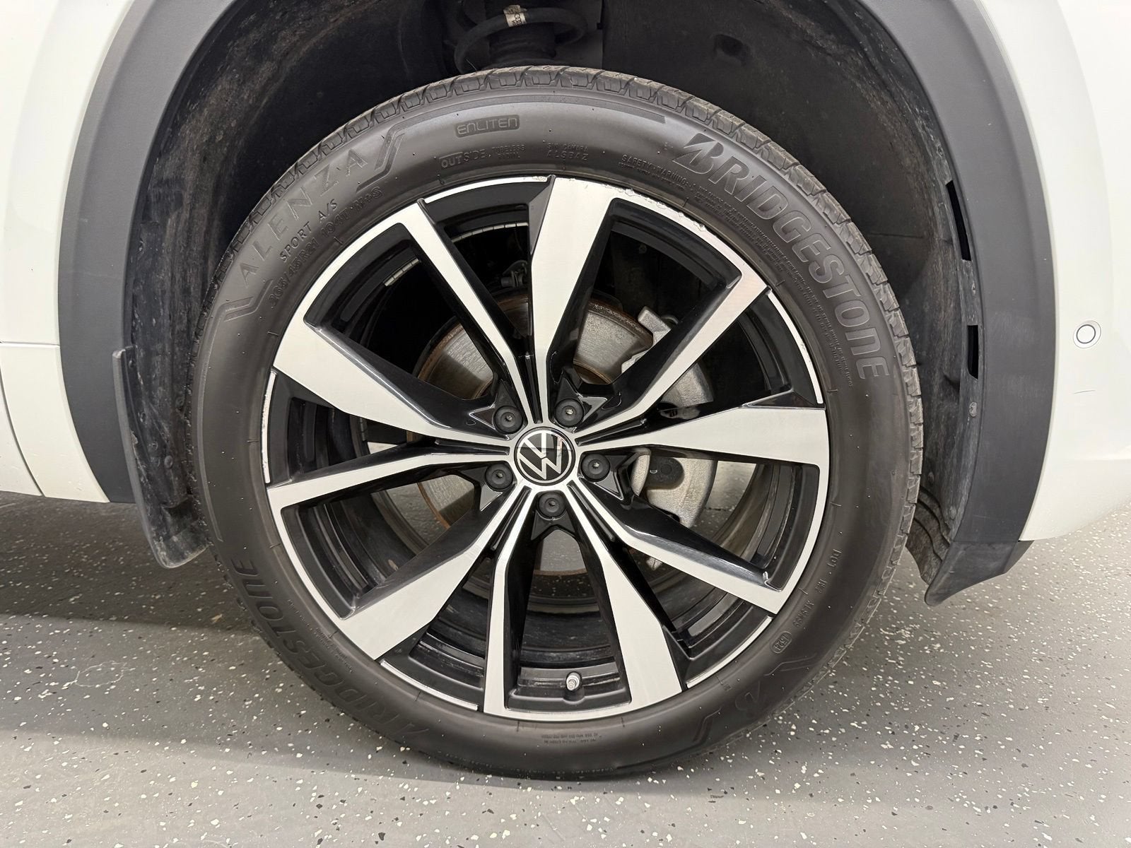 2024 Volkswagen Atlas 2.0T SEL Premium R-Line