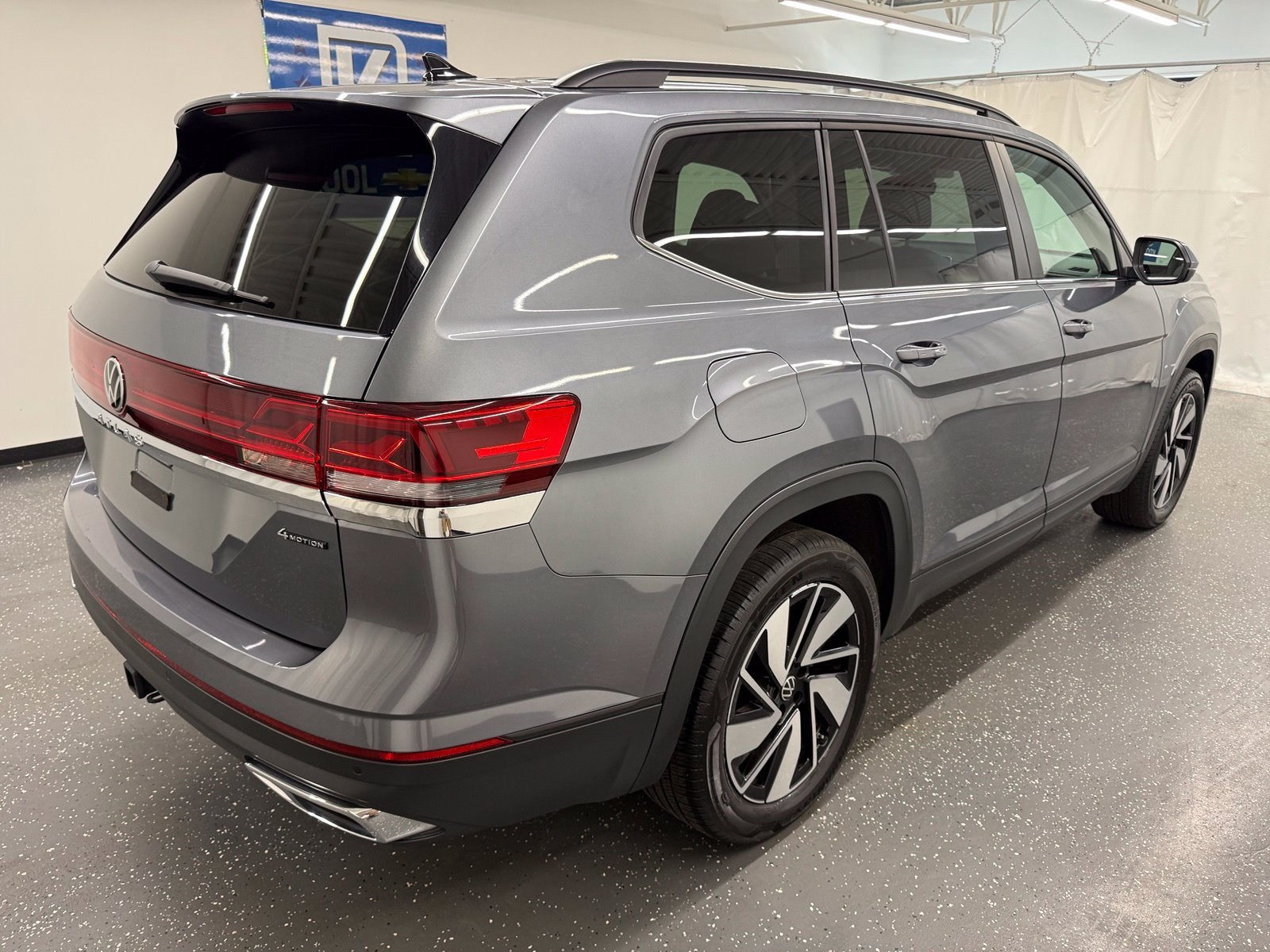 2025 Volkswagen Atlas 2.0T SE w/Technology