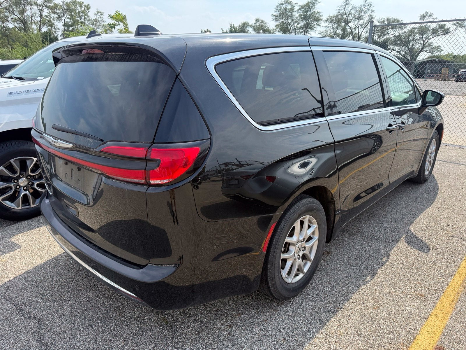 2025 Chrysler Pacifica Select