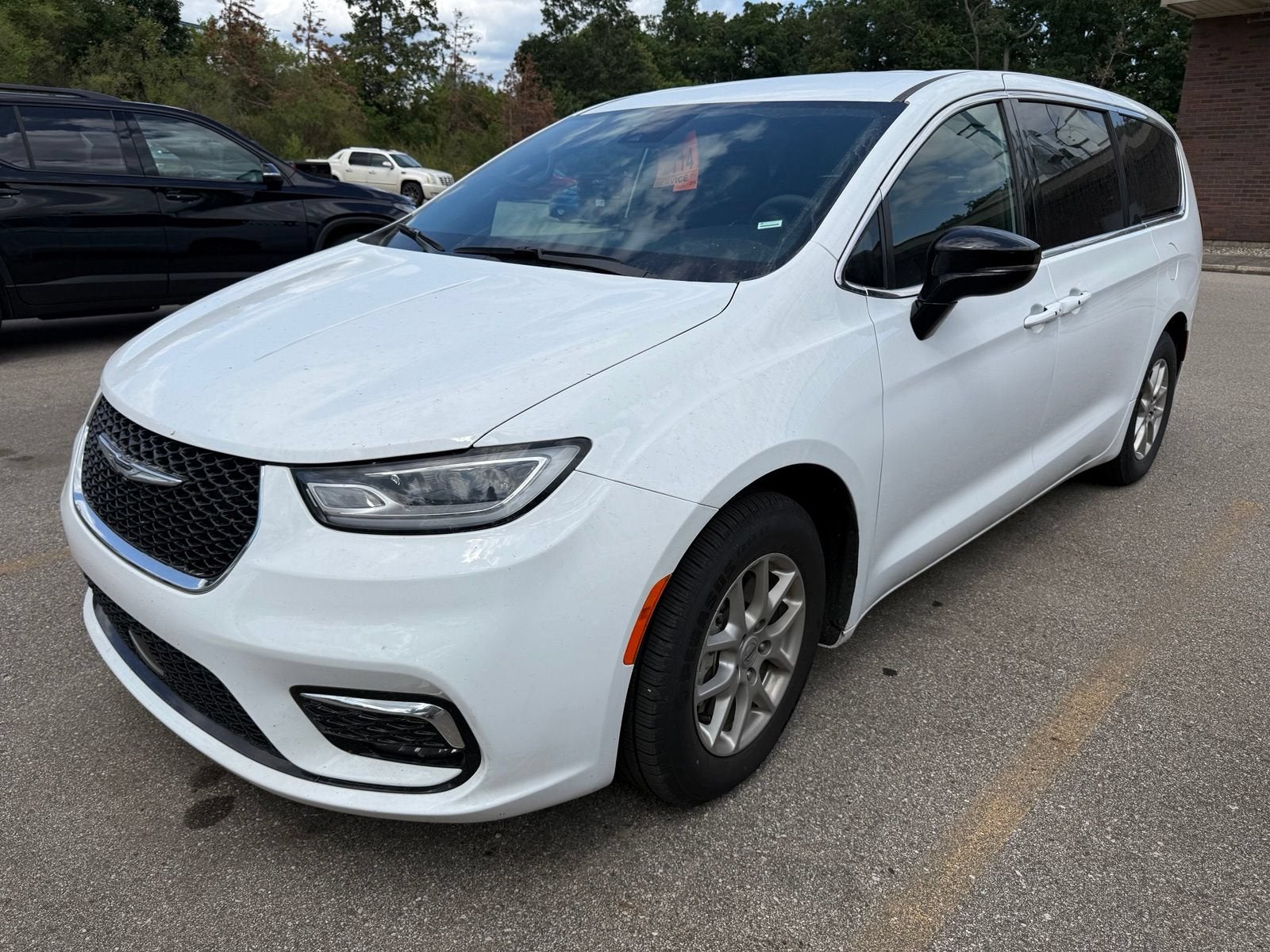 2025 Chrysler Pacifica Select