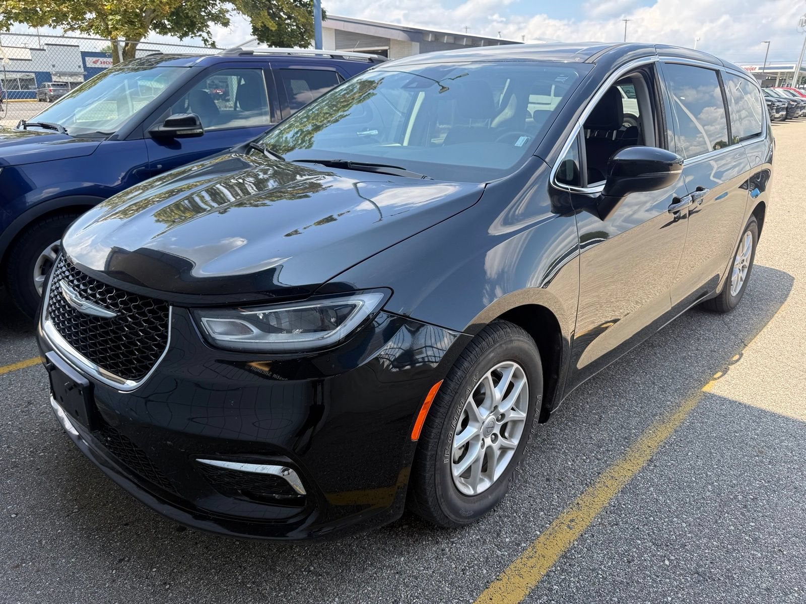2023 Chrysler Pacifica Touring L