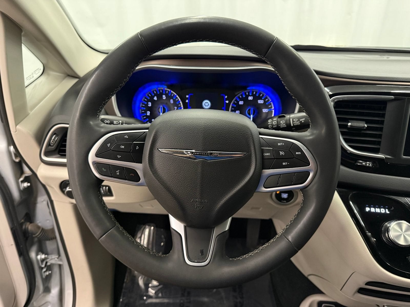 2024 Chrysler Voyager LX