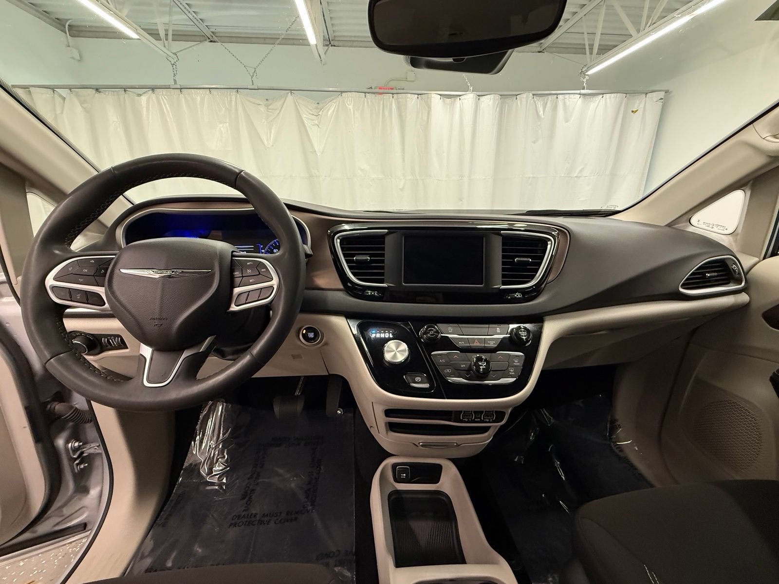 2024 Chrysler Voyager LX