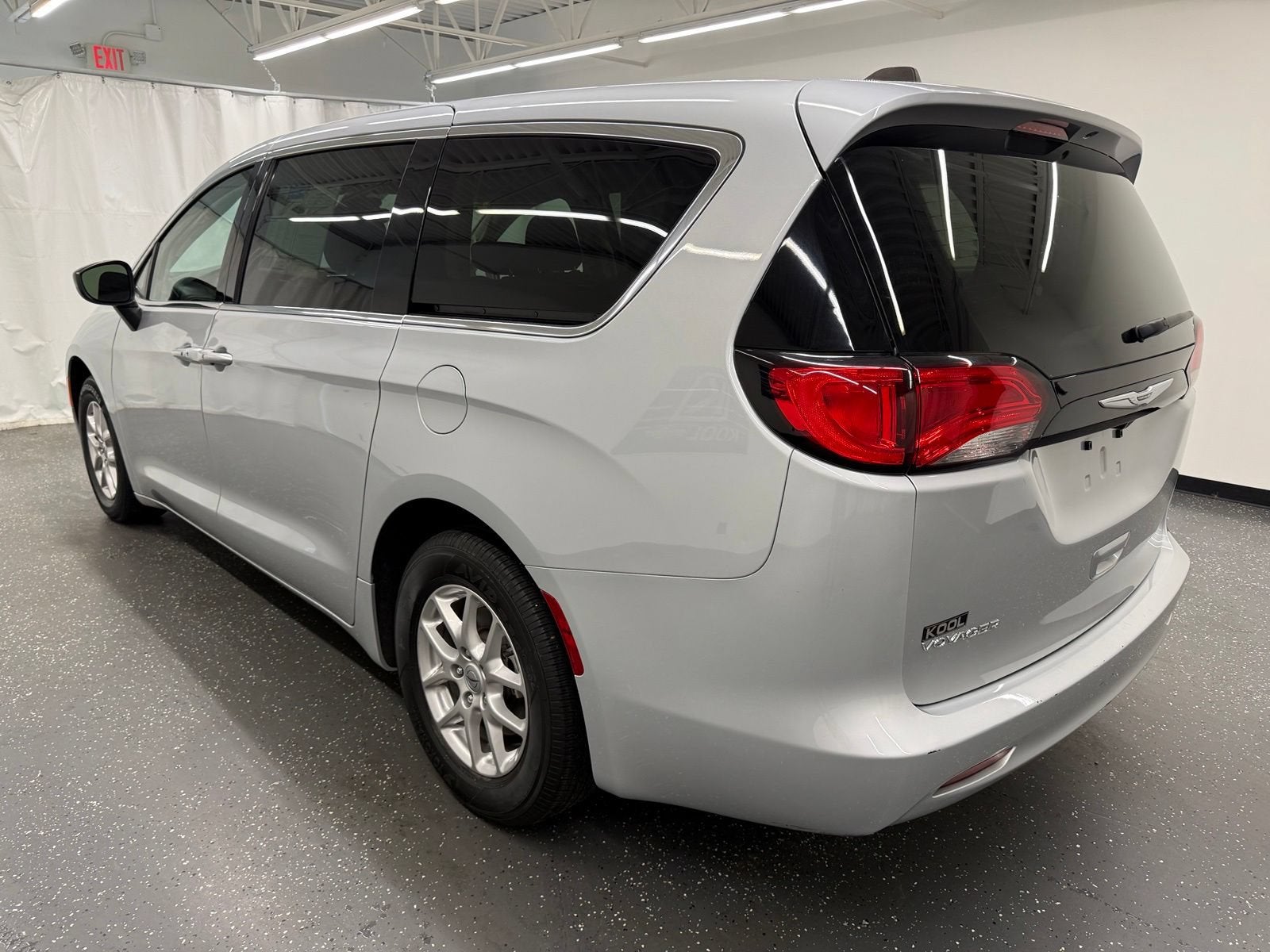 2024 Chrysler Voyager LX