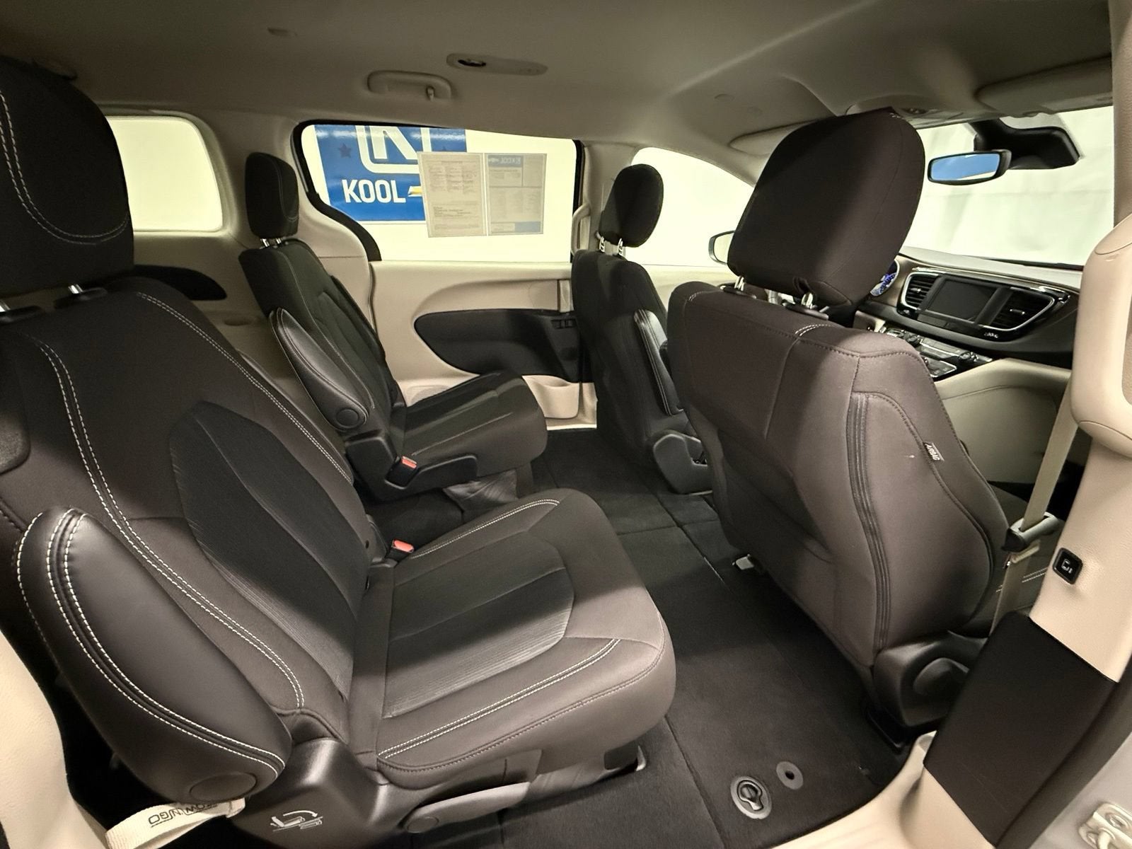 2024 Chrysler Voyager LX