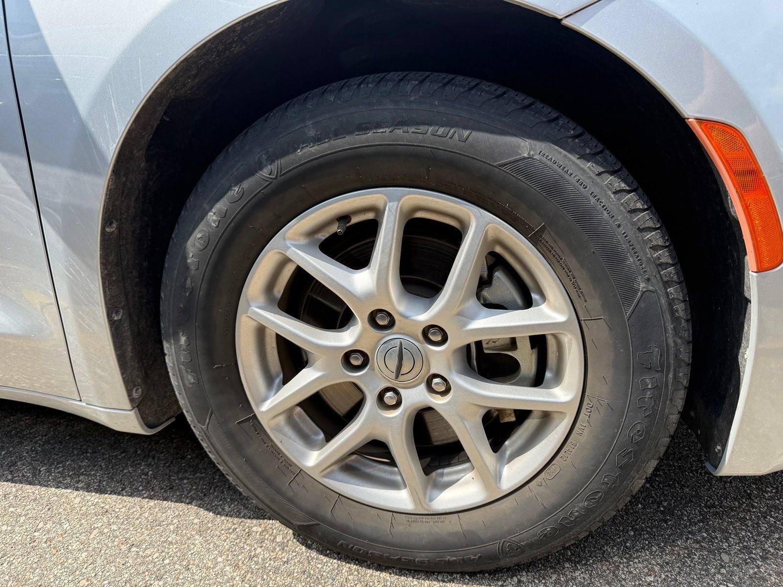 2023 Chrysler Voyager LX