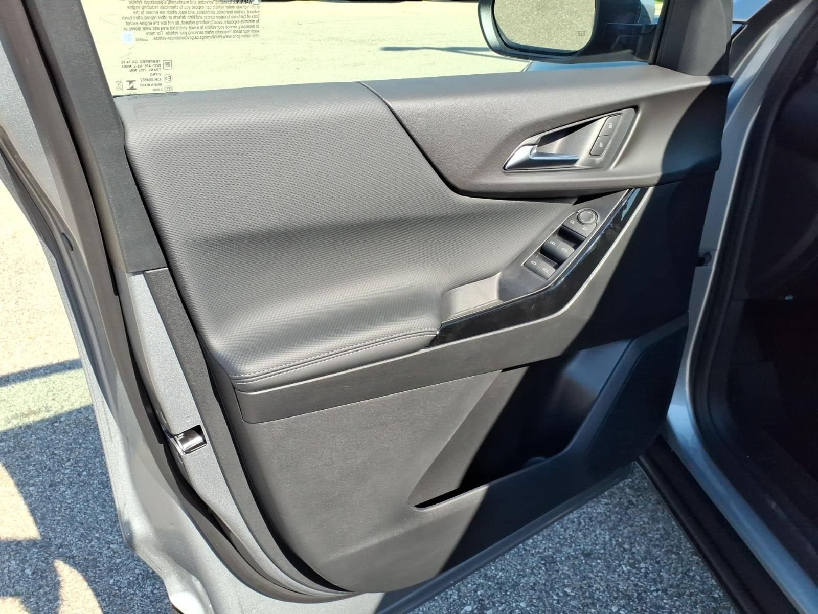 2027 Chevrolet Equinox LT - Photo 10
