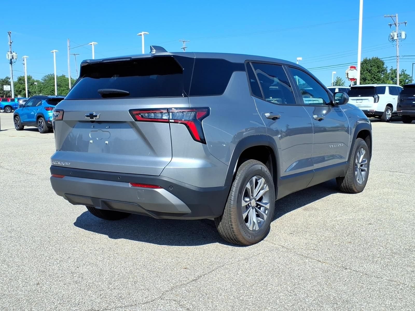 2027 Chevrolet Equinox LT - Photo 17