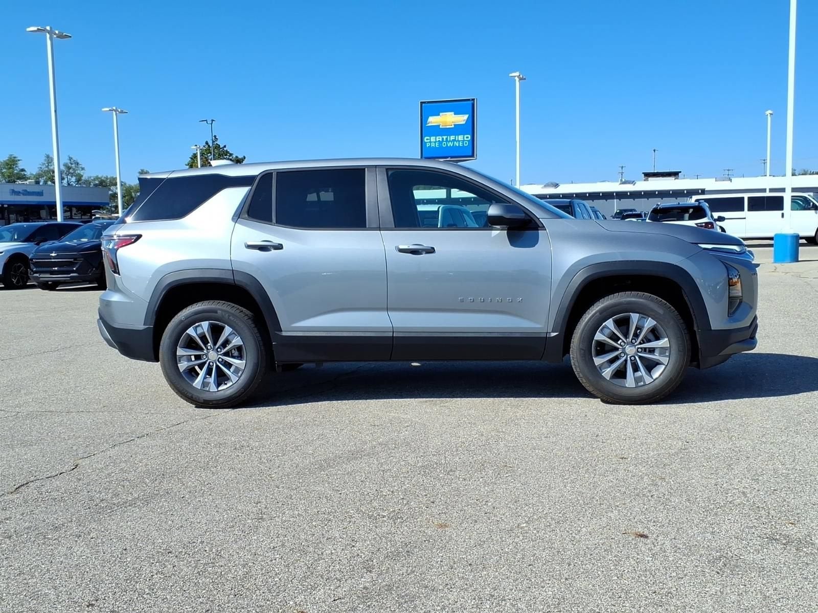 2027 Chevrolet Equinox LT - Photo 18