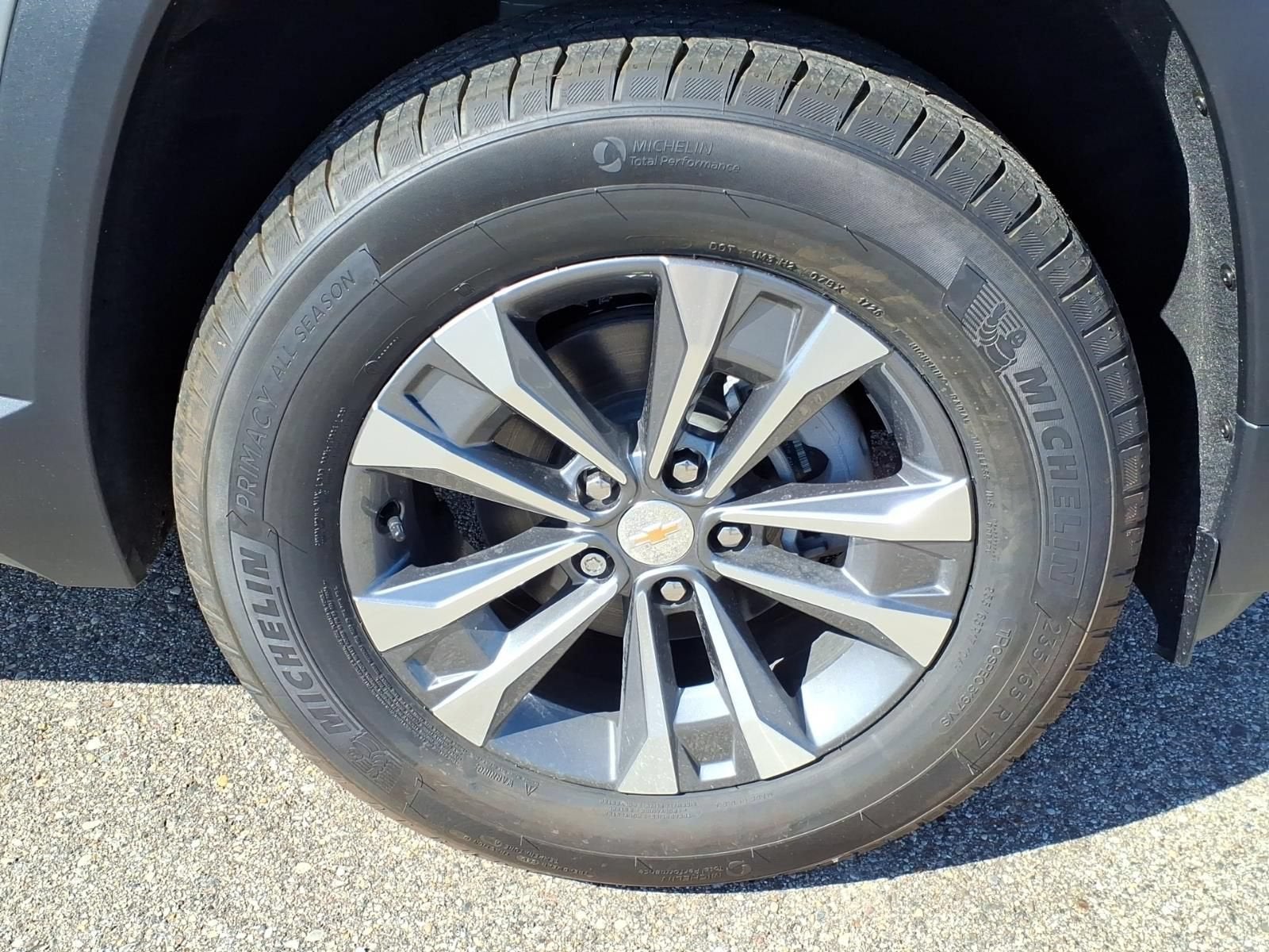 2027 Chevrolet Equinox LT - Photo 19