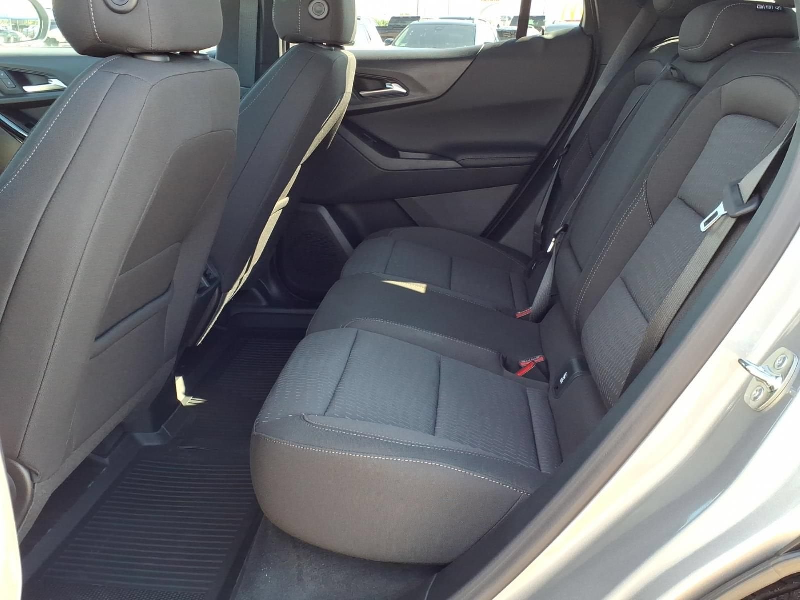 2027 Chevrolet Equinox LT - Photo 6