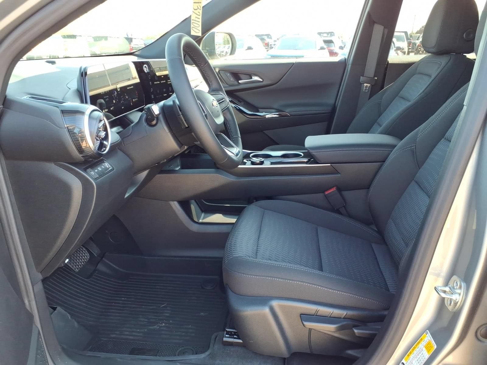 2027 Chevrolet Equinox LT - Photo 9