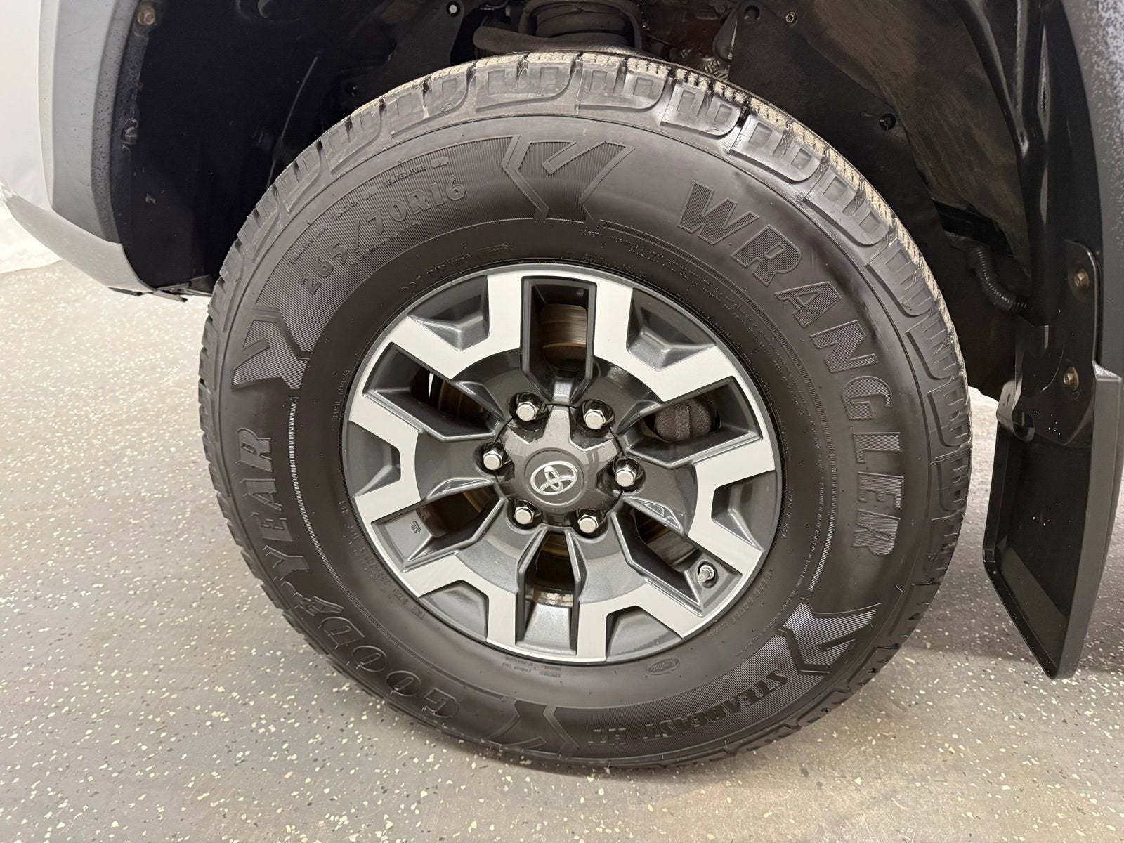 2017 Toyota Tacoma SR5