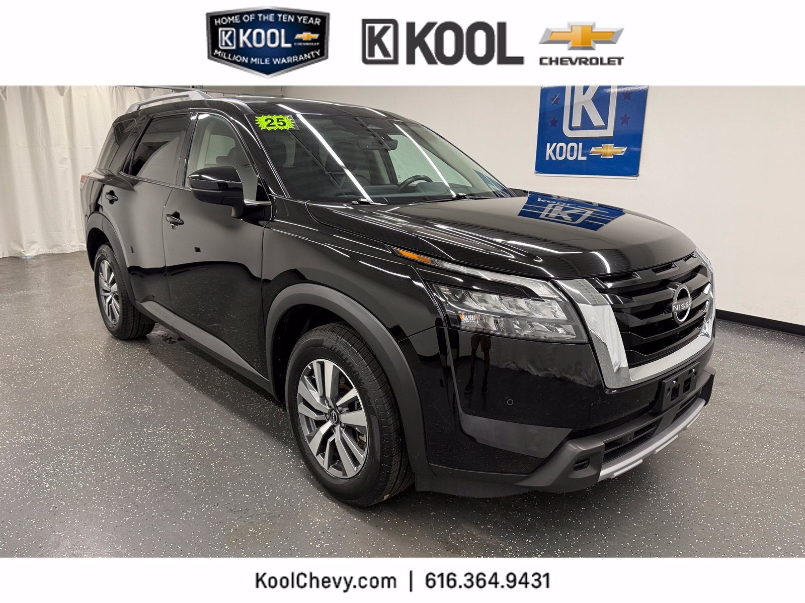 2025 Nissan Pathfinder SL