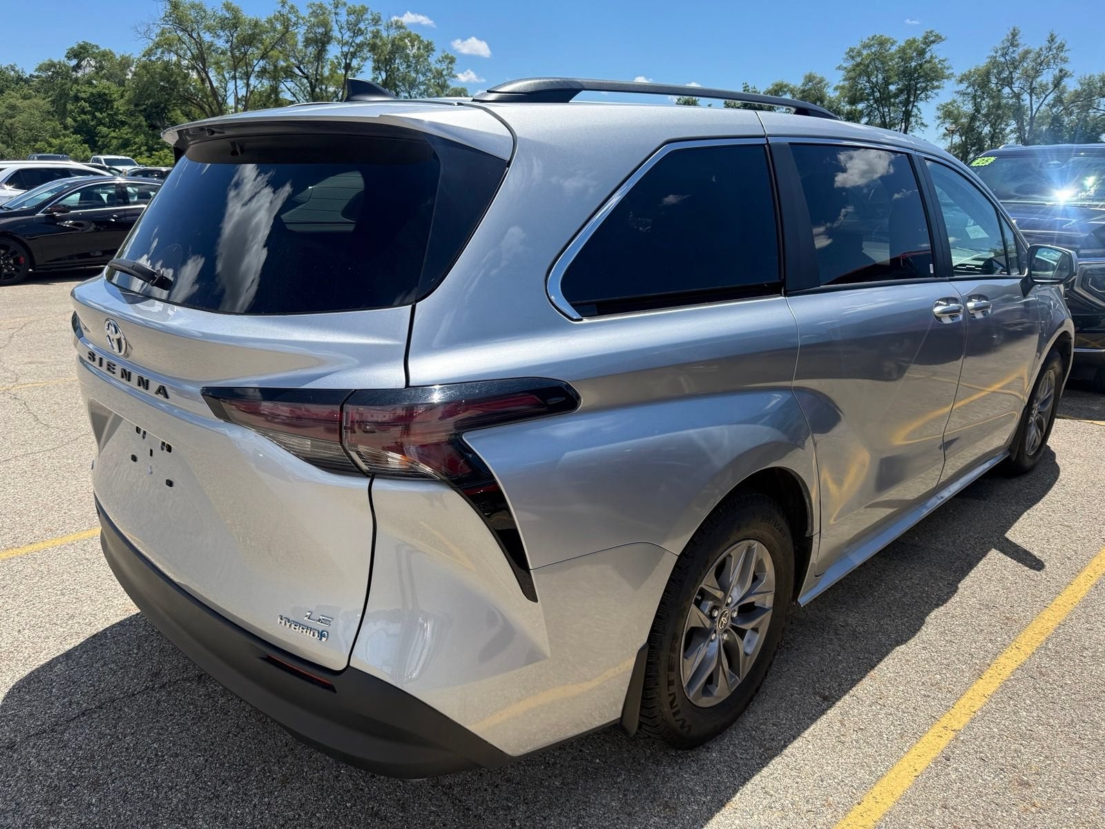 2024 Toyota Sienna LE