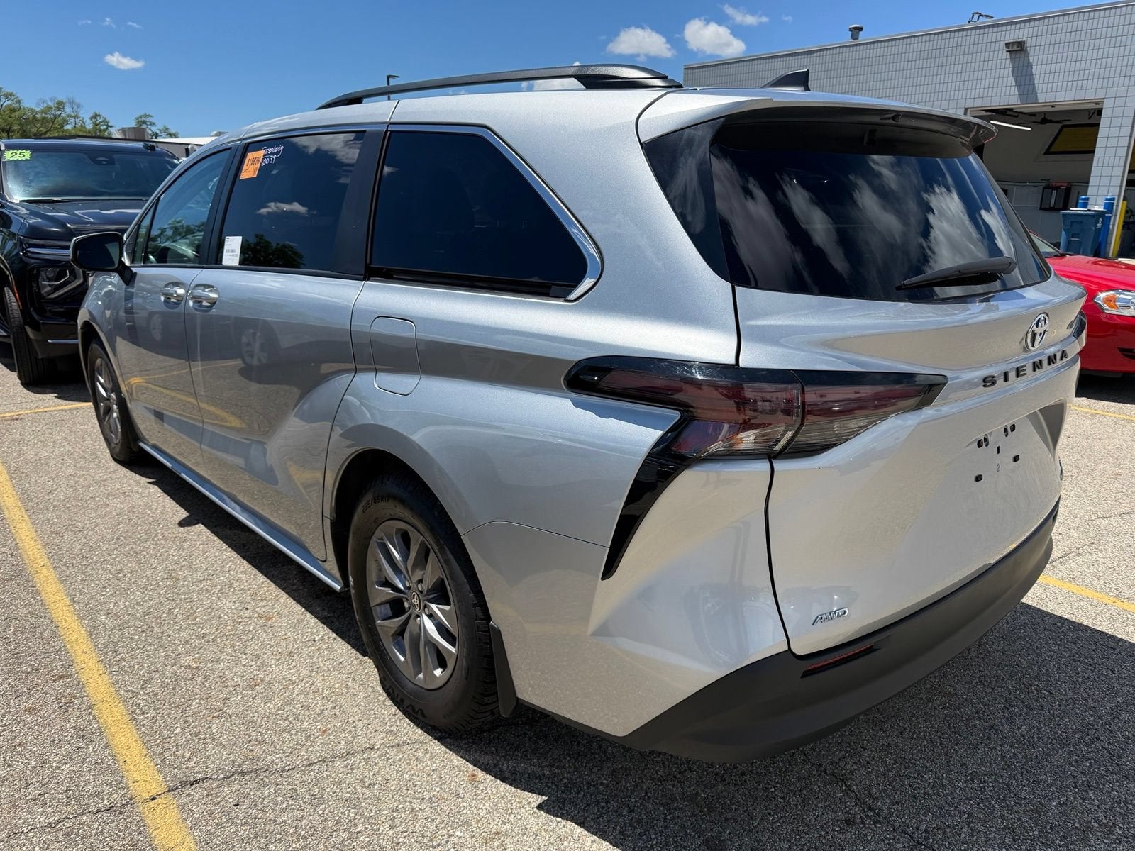 2024 Toyota Sienna LE