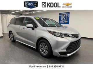 2024 Toyota Sienna LE
