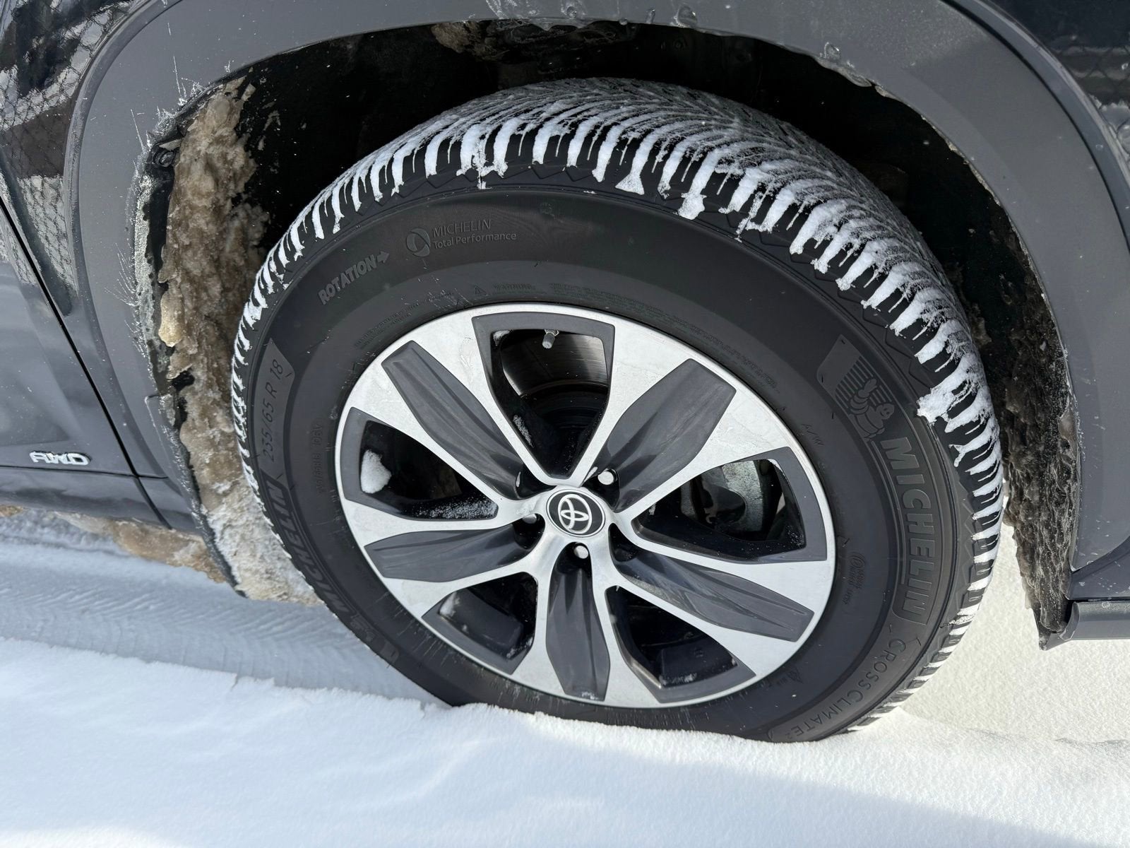 2023 Toyota Highlander Hybrid XLE