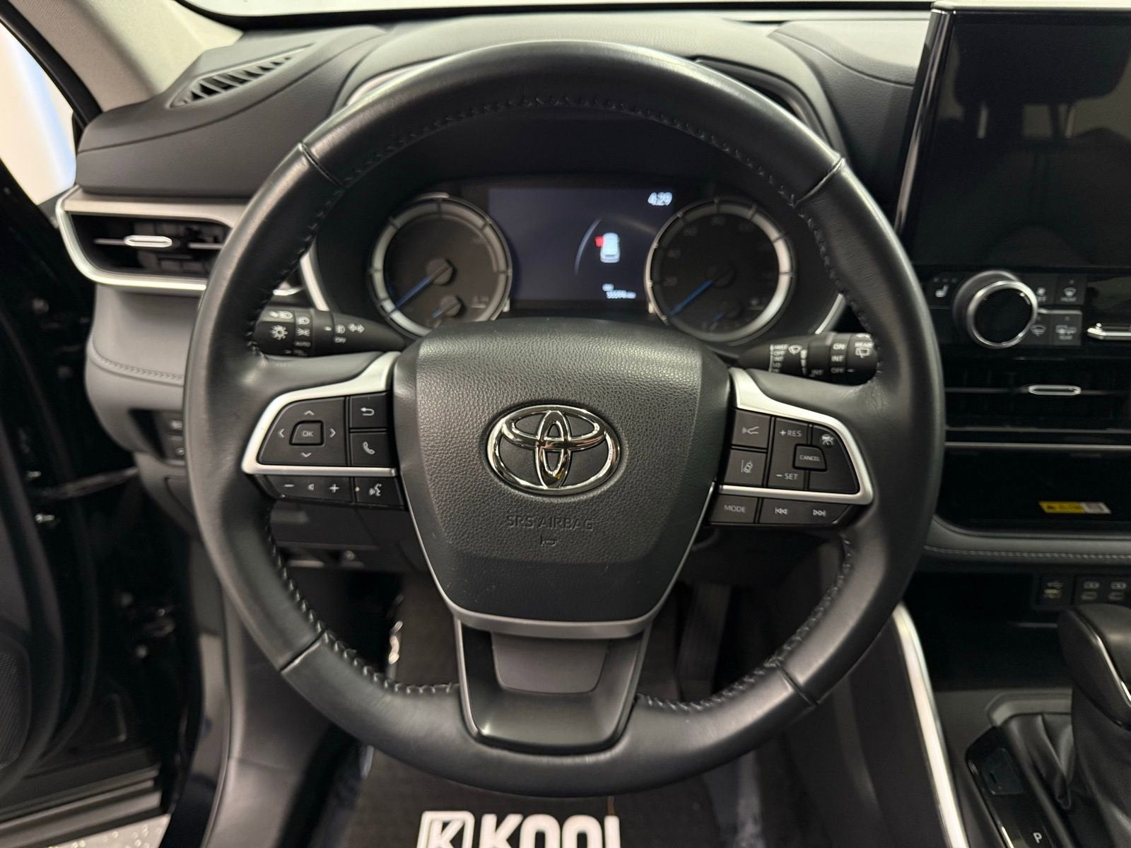 2023 Toyota Highlander Hybrid XLE