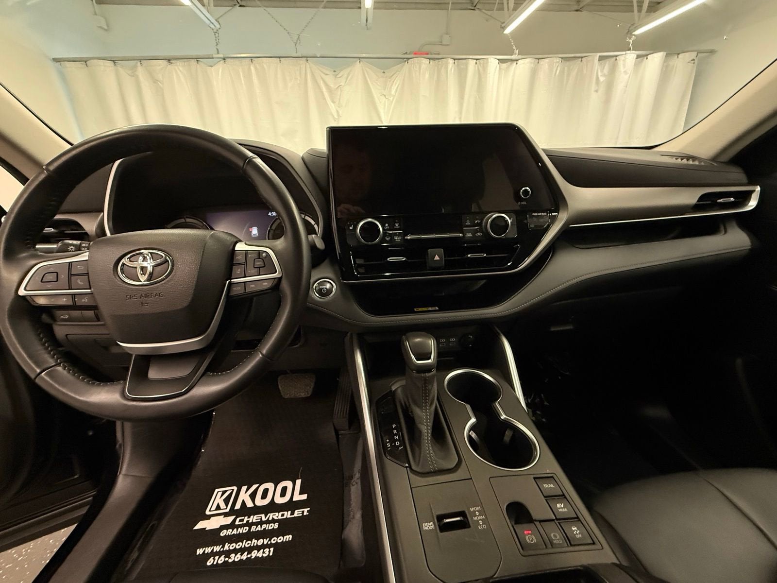 2023 Toyota Highlander Hybrid XLE