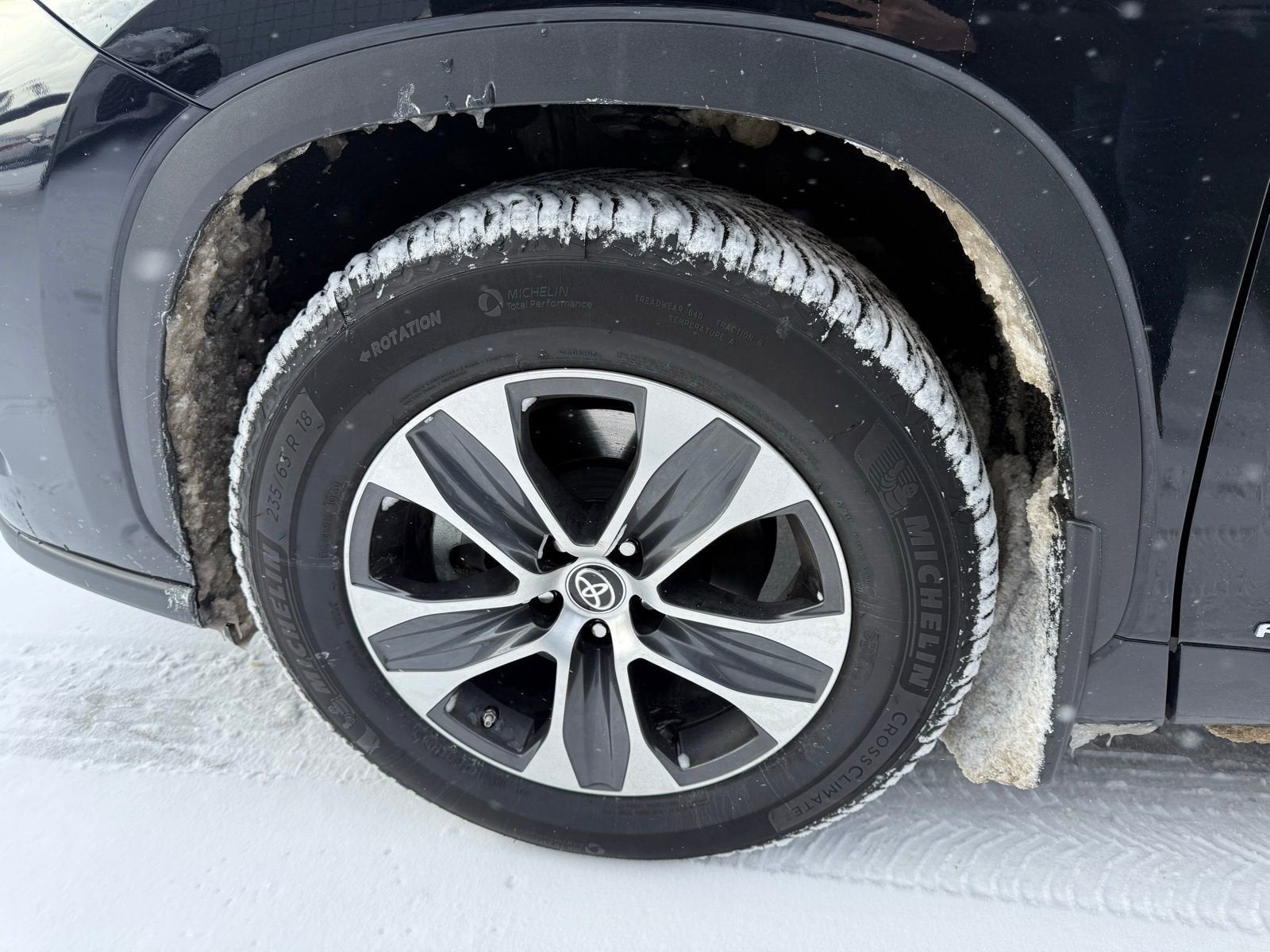 2023 Toyota Highlander Hybrid XLE