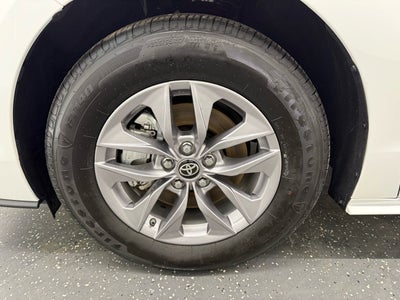 2025 Toyota Sienna LE