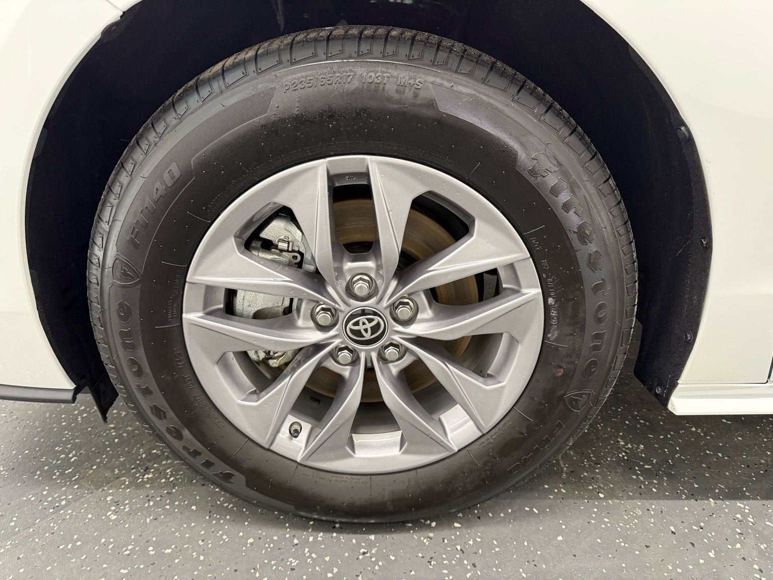 2025 Toyota Sienna LE