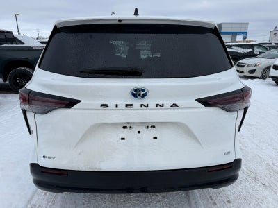 2025 Toyota Sienna LE