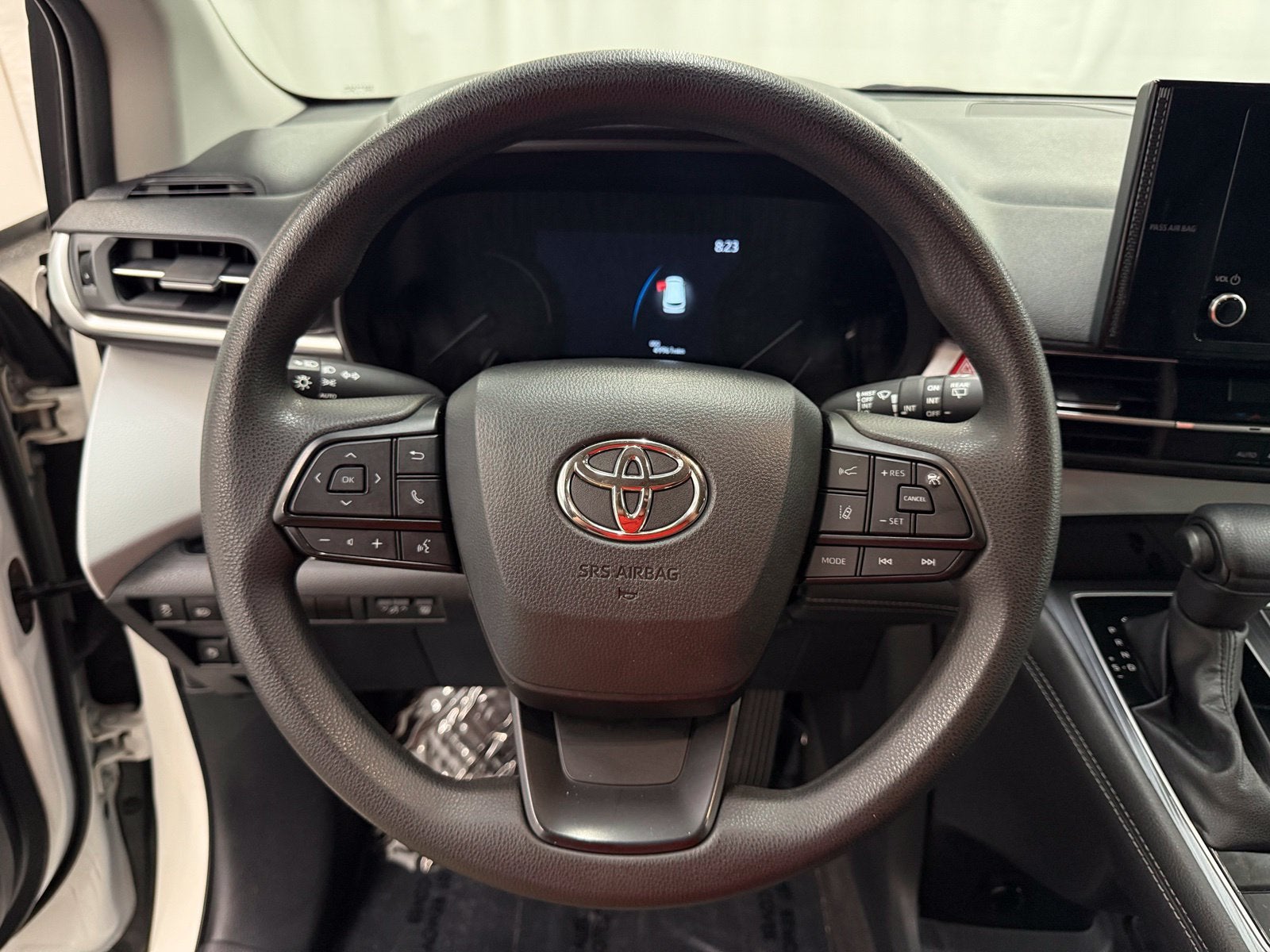 2025 Toyota Sienna LE