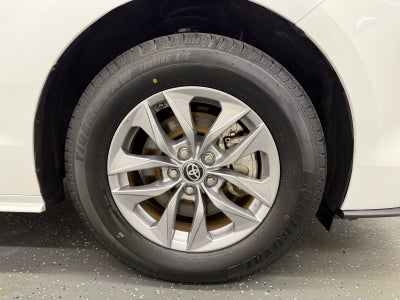 2025 Toyota Sienna LE