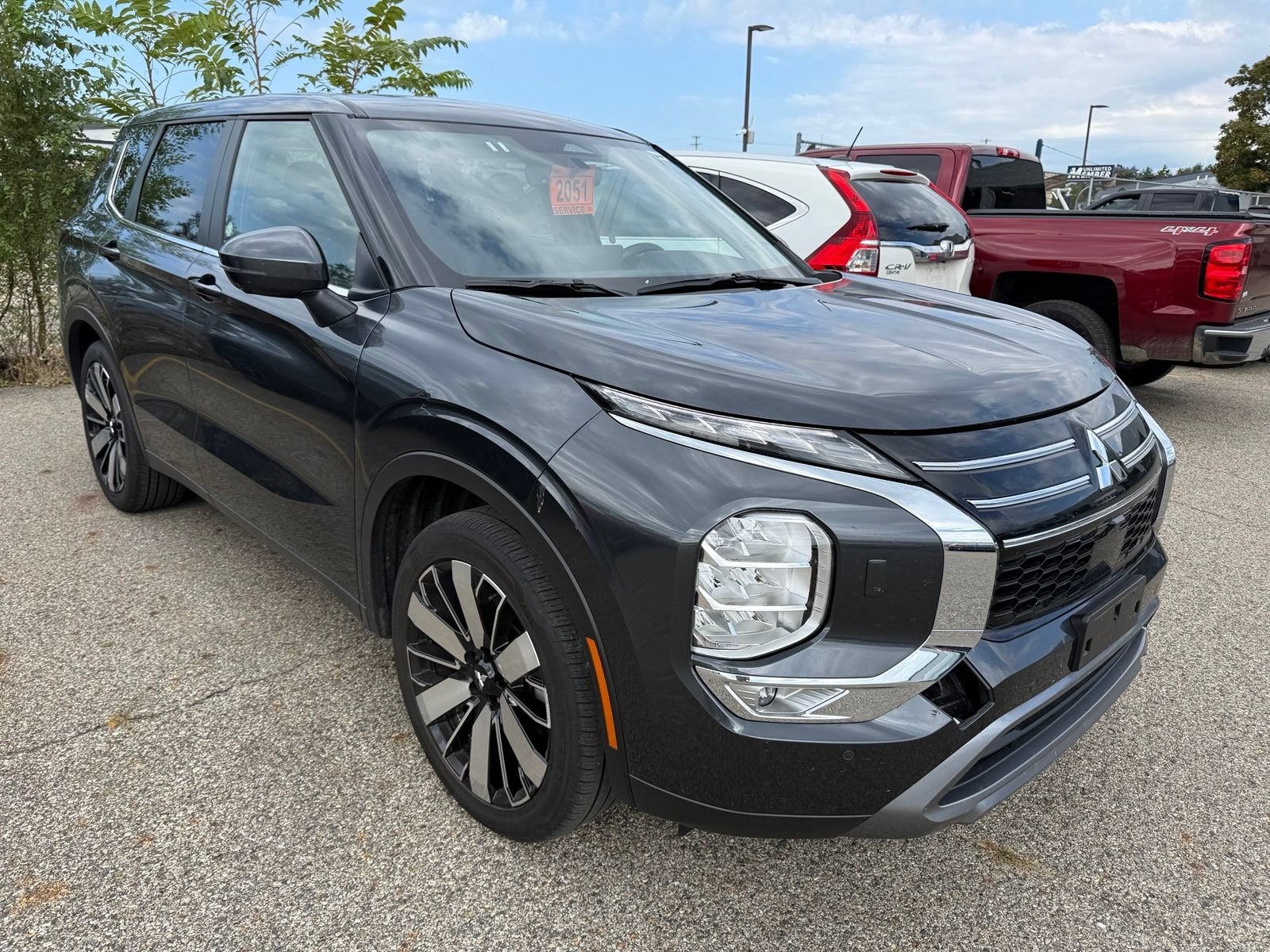 2025 Mitsubishi Outlander SE