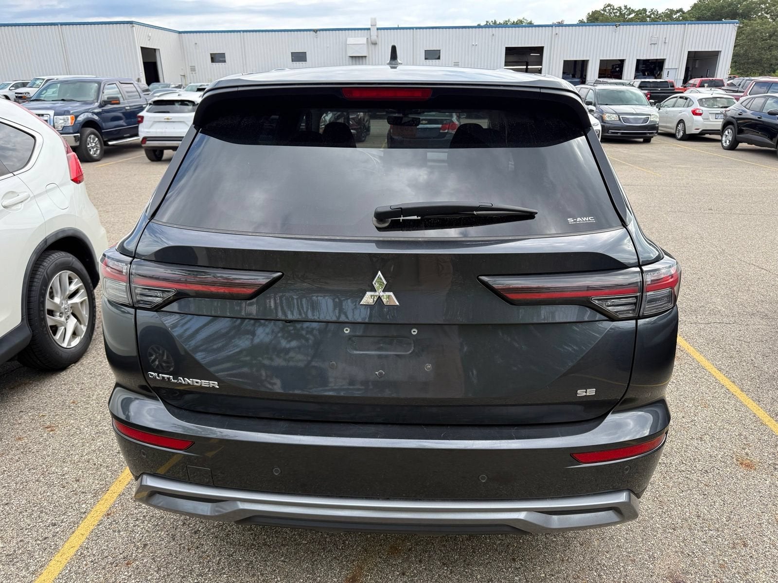 2025 Mitsubishi Outlander SE