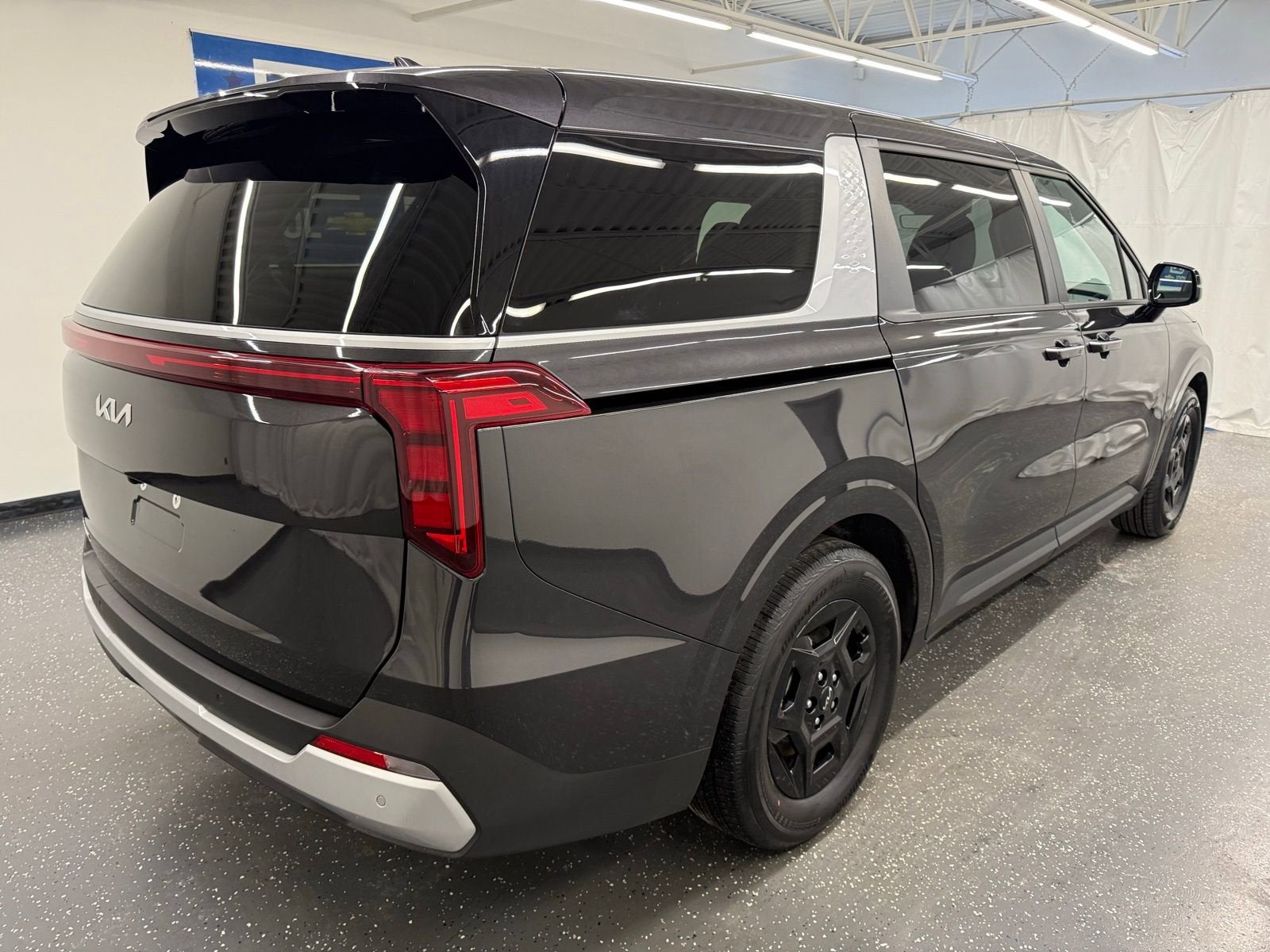 2025 Kia Carnival LXS