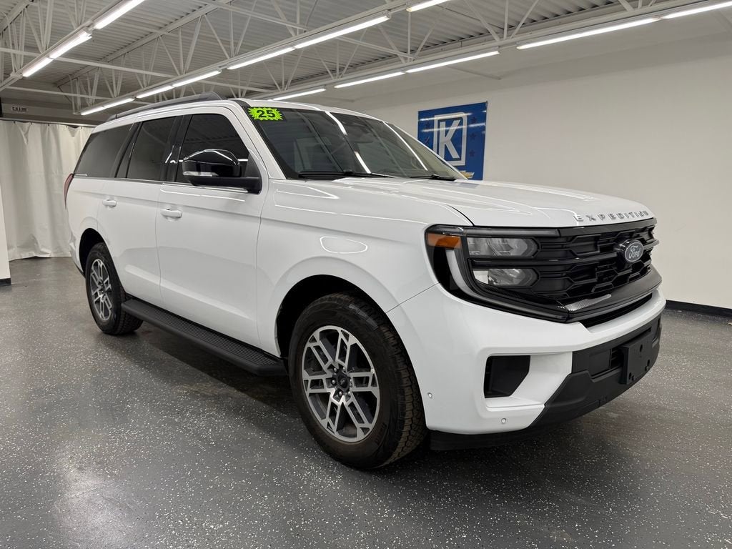 2025 Ford Expedition Active