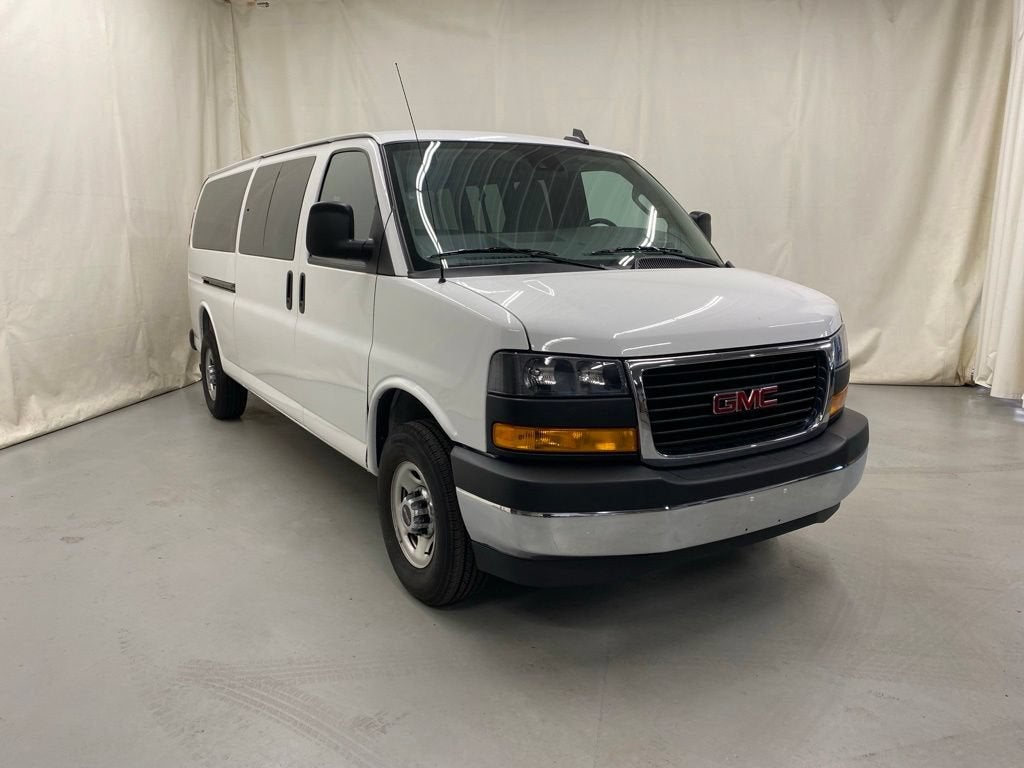2025 GMC Savana Passenger LT