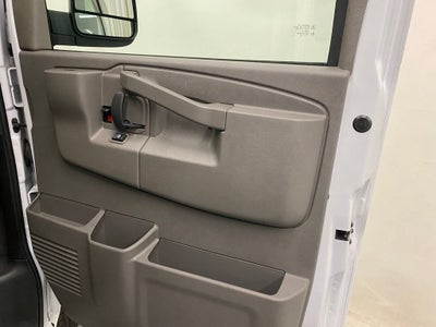 2025 GMC Savana Passenger LT