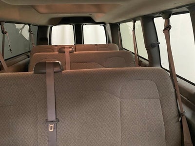 2025 GMC Savana Passenger LT