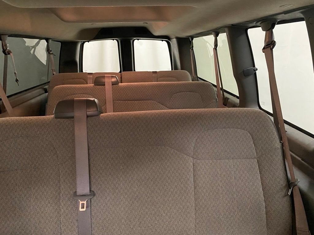 2025 GMC Savana Passenger LT