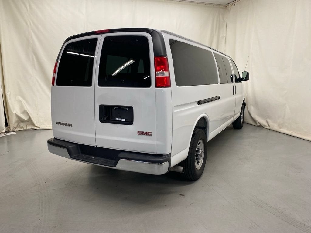 2025 GMC Savana Passenger LT