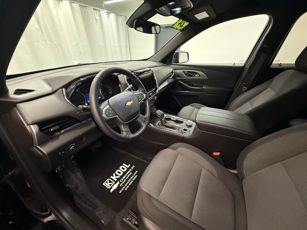 2024 Chevrolet Traverse Limited LT Cloth