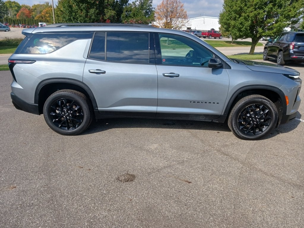 2024 Chevrolet Traverse LT