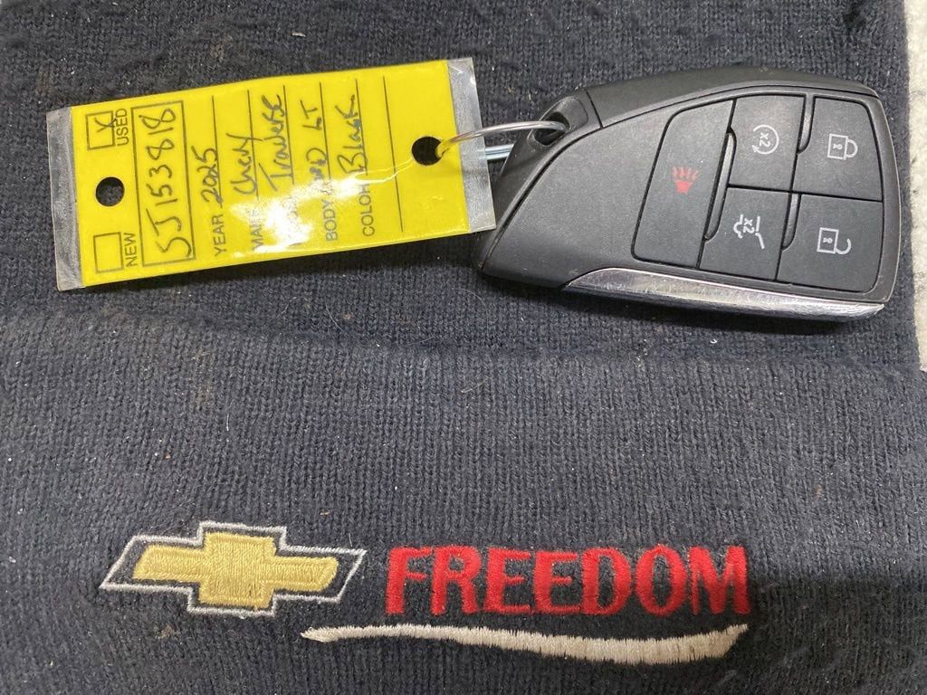 2025 Chevrolet Traverse LT