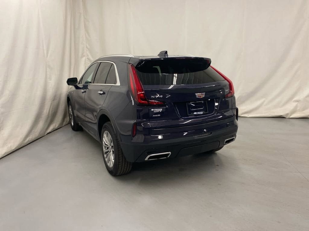 2025 Cadillac XT4 Premium Luxury